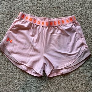 Under Armour athletic shorts with pockets! Size Large